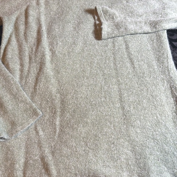 Women Sweater - Picture 3 of 3